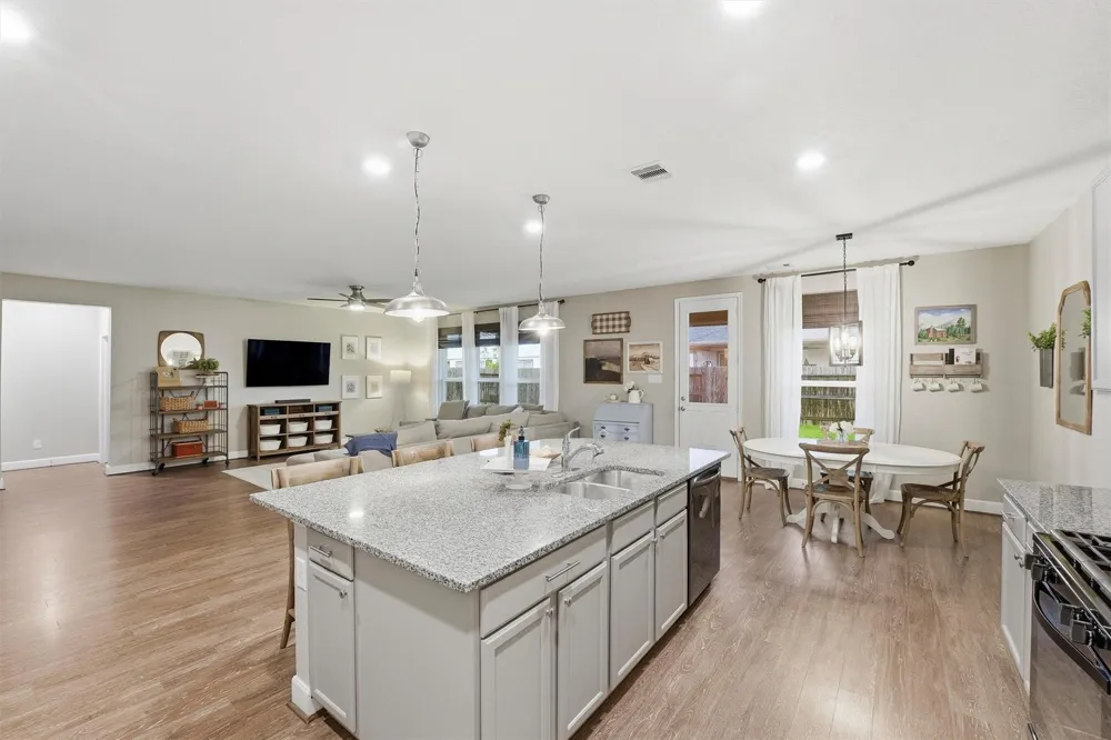 3502 Saxton Green Road Pearland, TX 77584