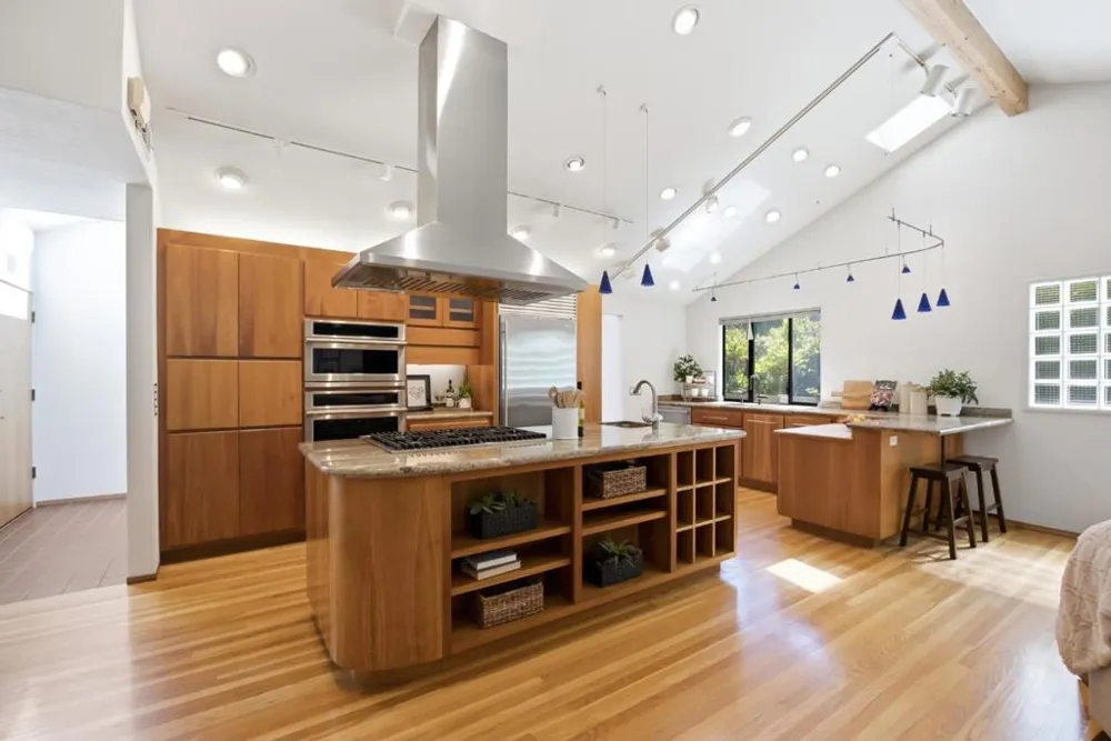 1940 Fallen Leaf Lane Los Altos, CA 94024