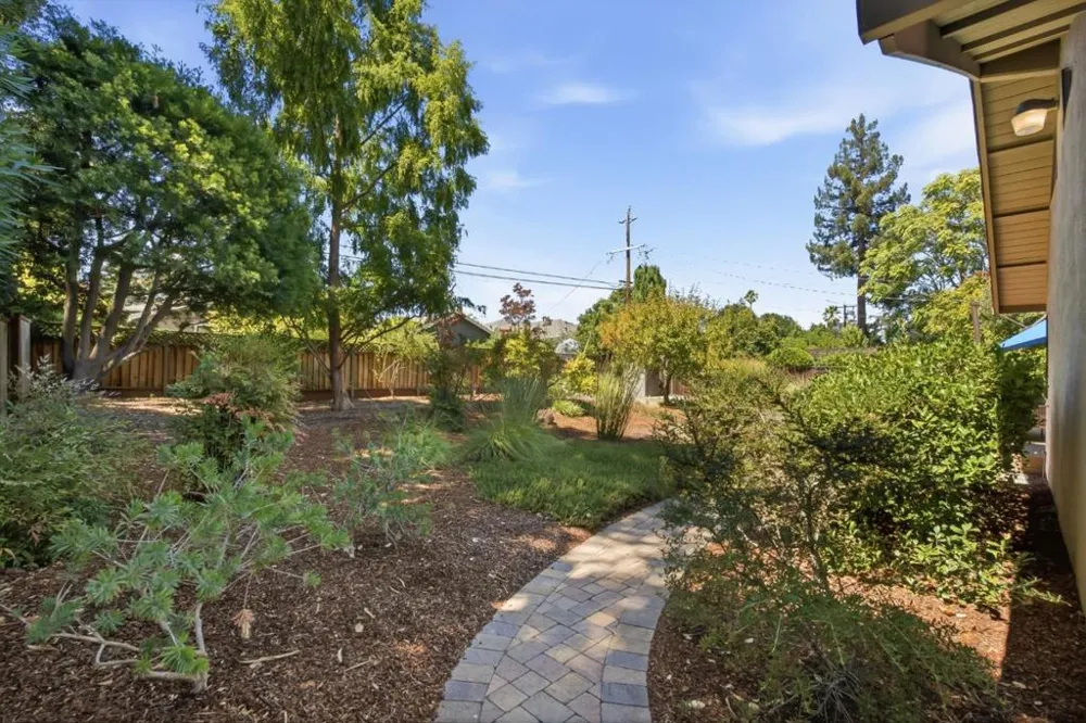 1940 Fallen Leaf Lane Los Altos, CA 94024