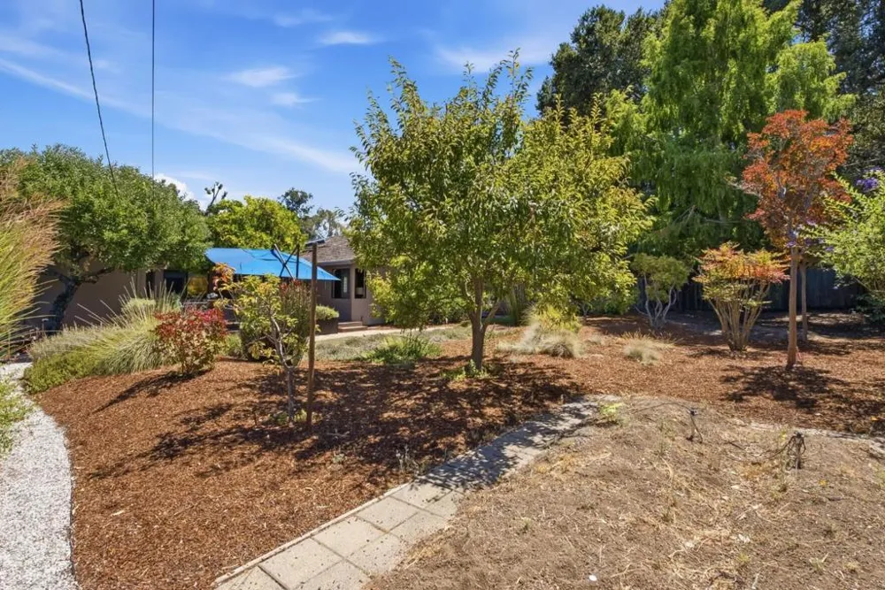 1940 Fallen Leaf Lane Los Altos, CA 94024