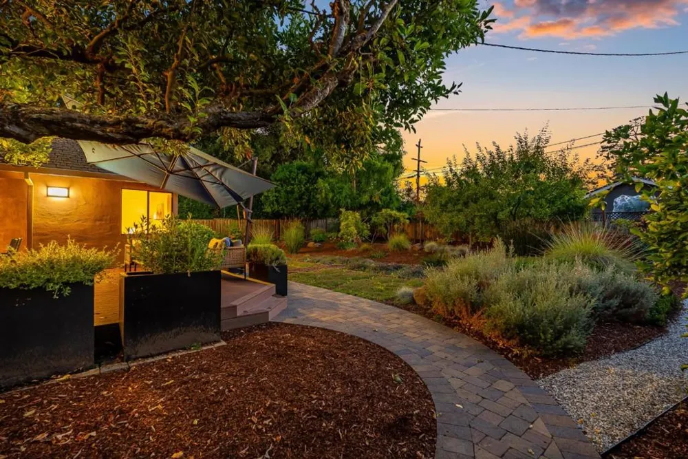 1940 Fallen Leaf Lane Los Altos, CA 94024