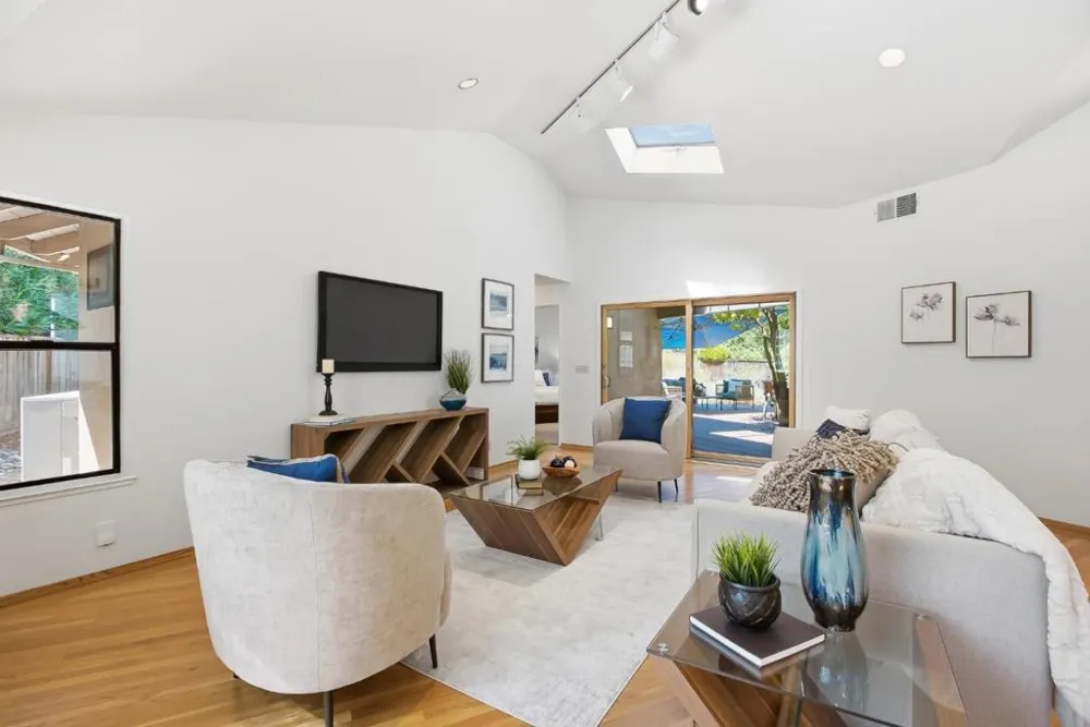 1940 Fallen Leaf Lane Los Altos, CA 94024