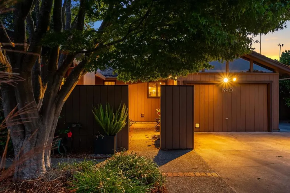 1940 Fallen Leaf Lane Los Altos, CA 94024