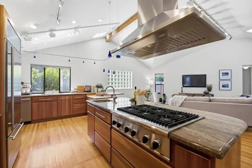 1940 Fallen Leaf Lane Los Altos, CA 94024