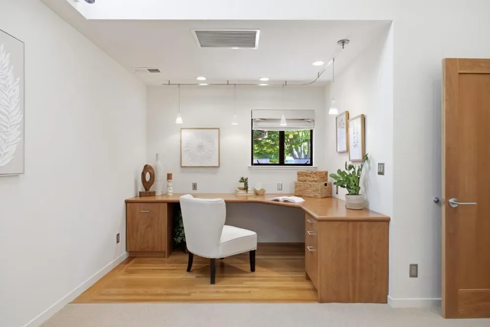 1940 Fallen Leaf Lane Los Altos, CA 94024