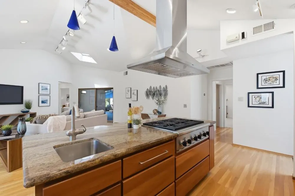 1940 Fallen Leaf Lane Los Altos, CA 94024