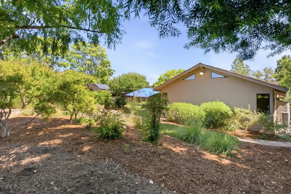 1940 Fallen Leaf Lane Los Altos, CA 94024