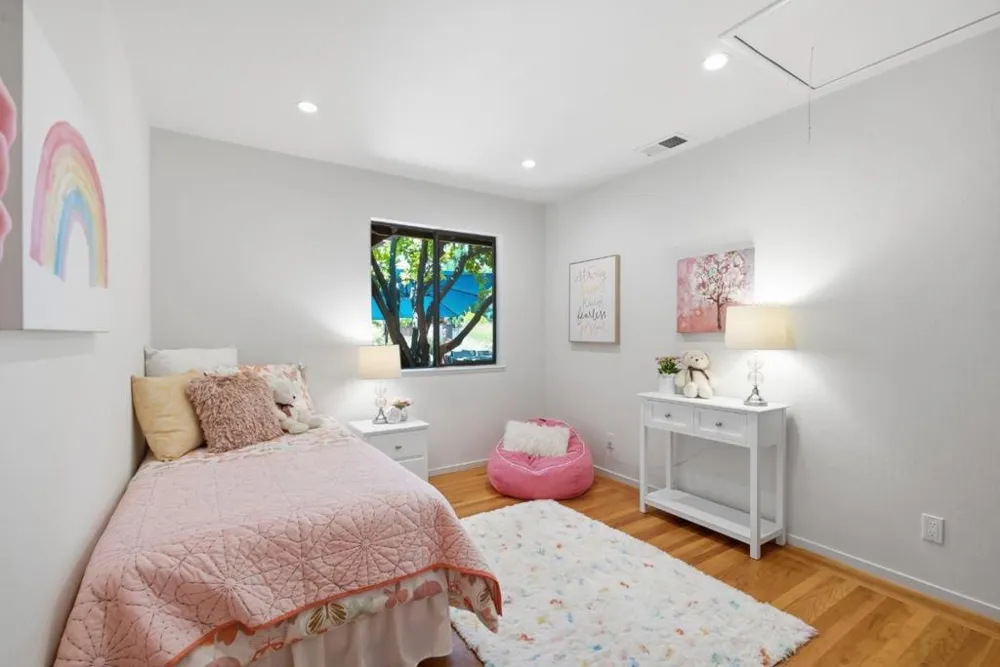 1940 Fallen Leaf Lane Los Altos, CA 94024