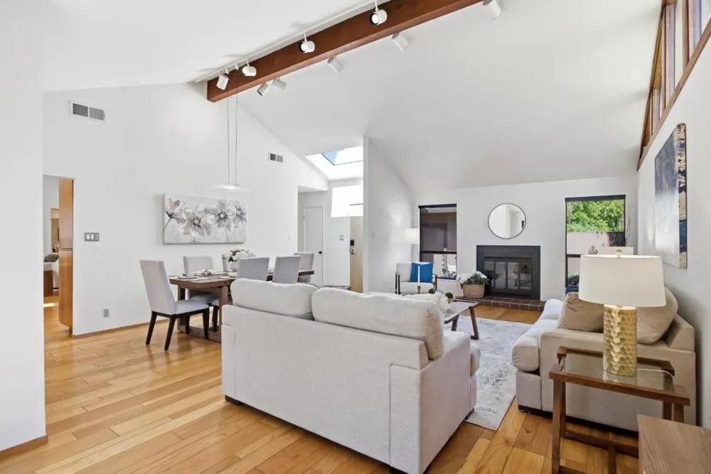 1940 Fallen Leaf Lane Los Altos, CA 94024