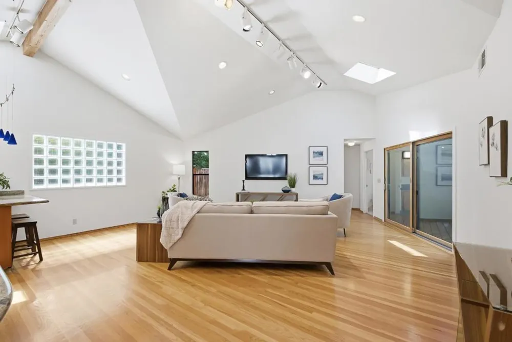 1940 Fallen Leaf Lane Los Altos, CA 94024