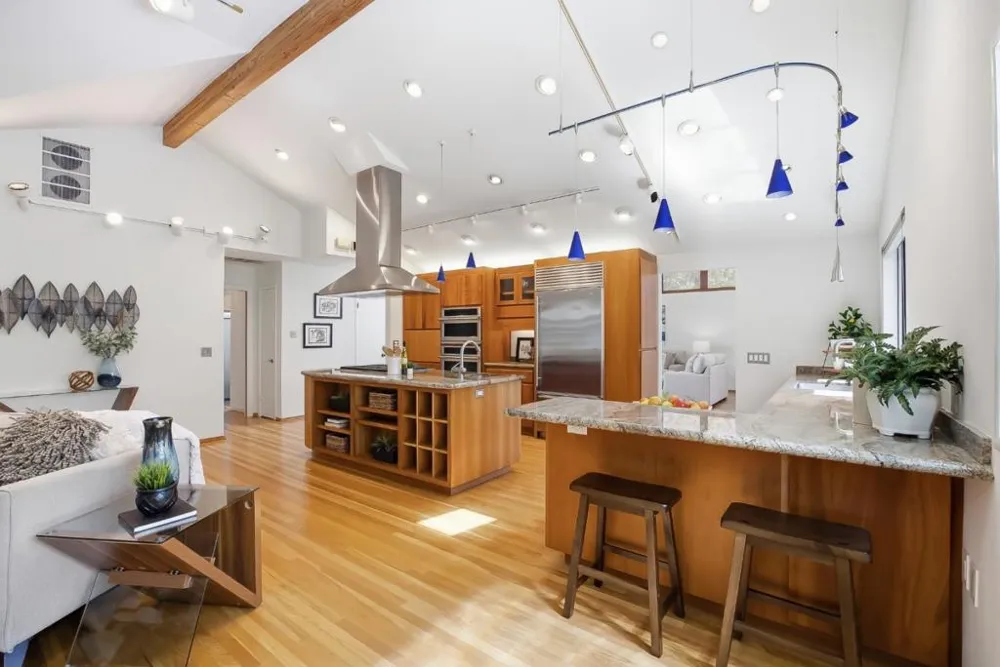 1940 Fallen Leaf Lane Los Altos, CA 94024
