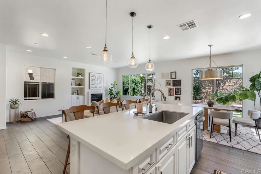 2037 White Alder Lane Vista, CA 92084