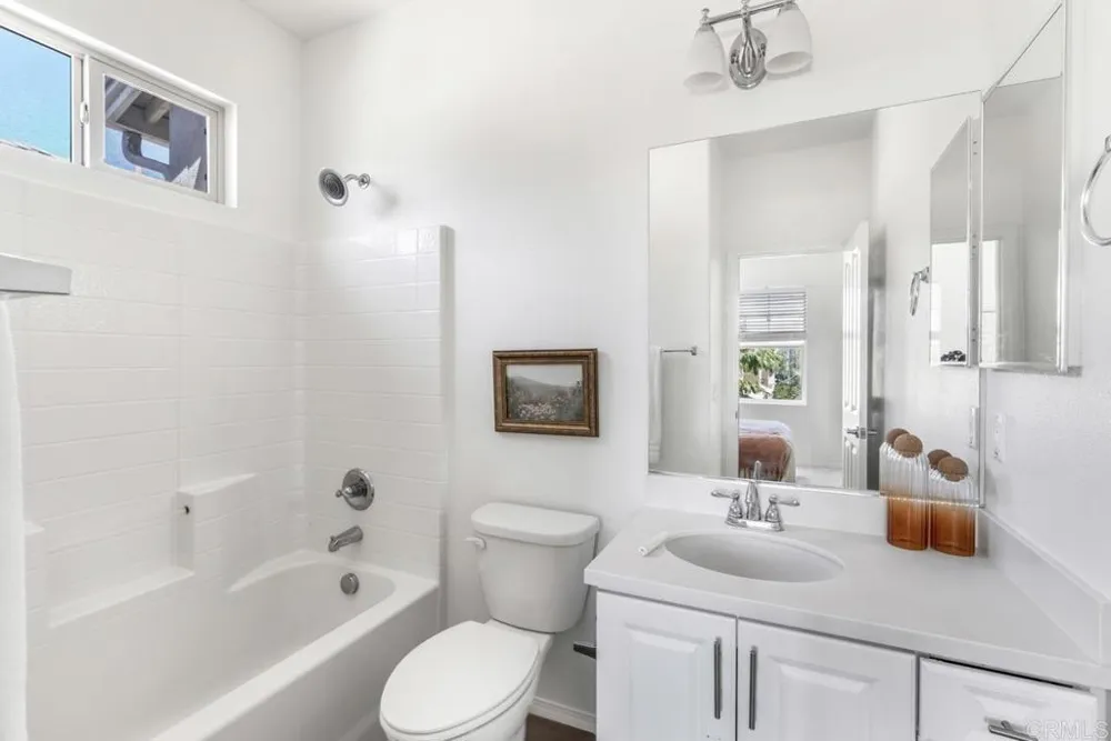 2037 White Alder Lane Vista, CA 92084