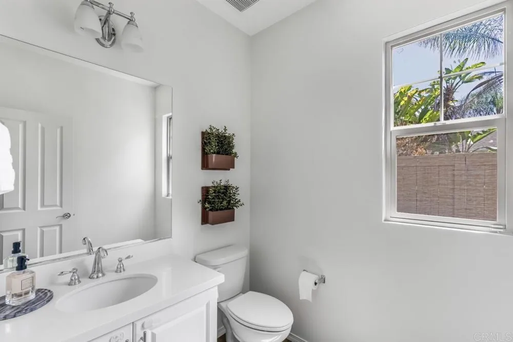2037 White Alder Lane Vista, CA 92084