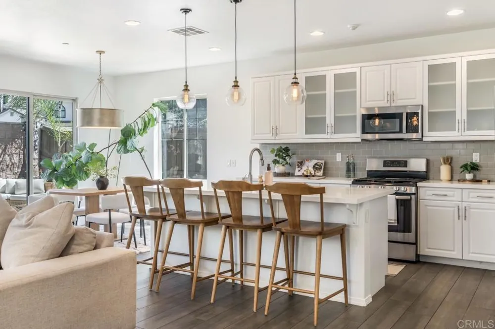 2037 White Alder Lane Vista, CA 92084