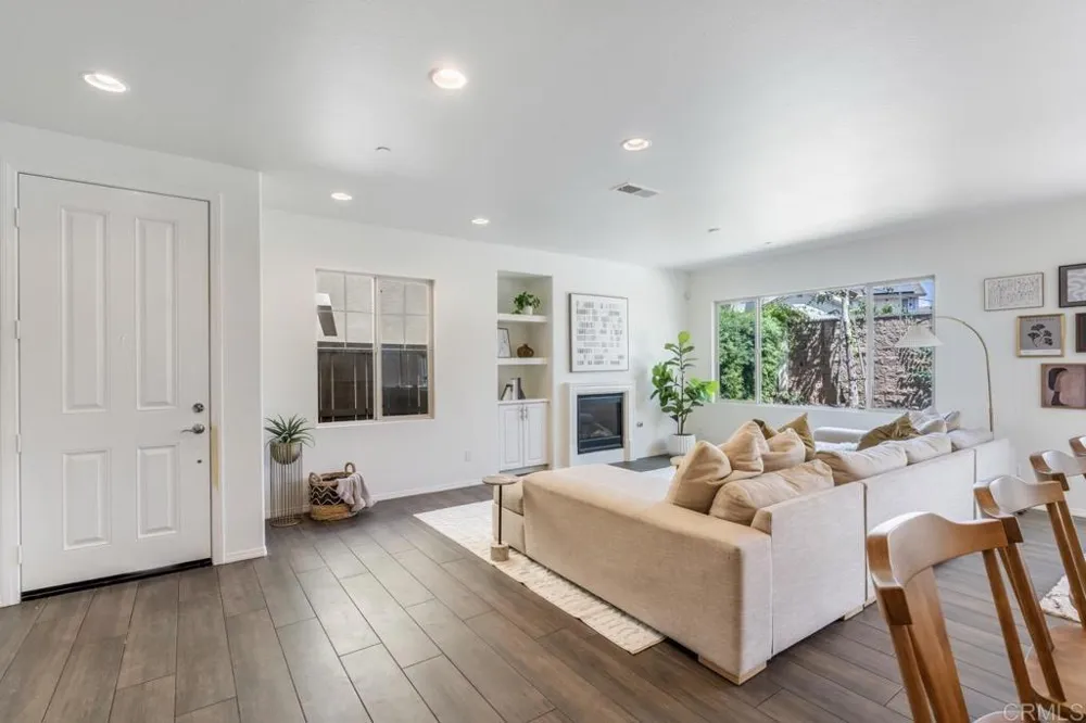 2037 White Alder Lane Vista, CA 92084