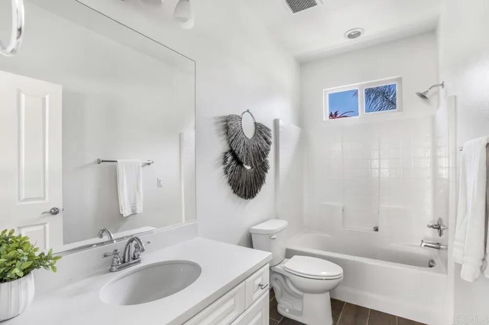 2037 White Alder Lane Vista, CA 92084