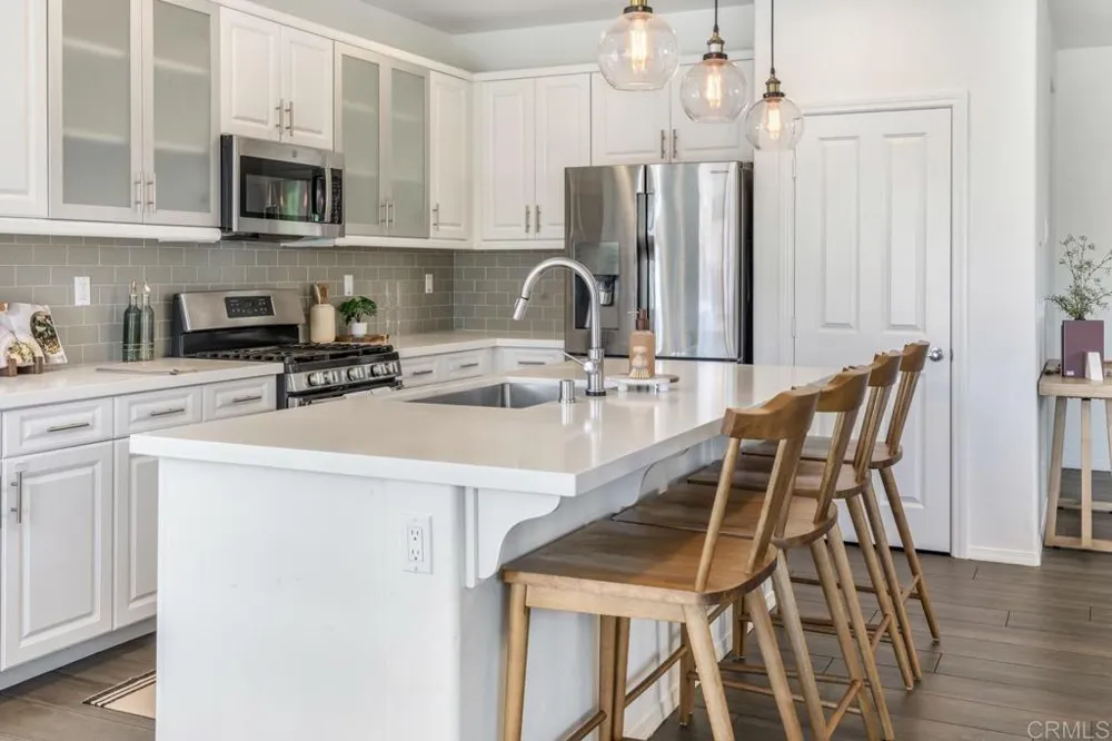 2037 White Alder Lane Vista, CA 92084