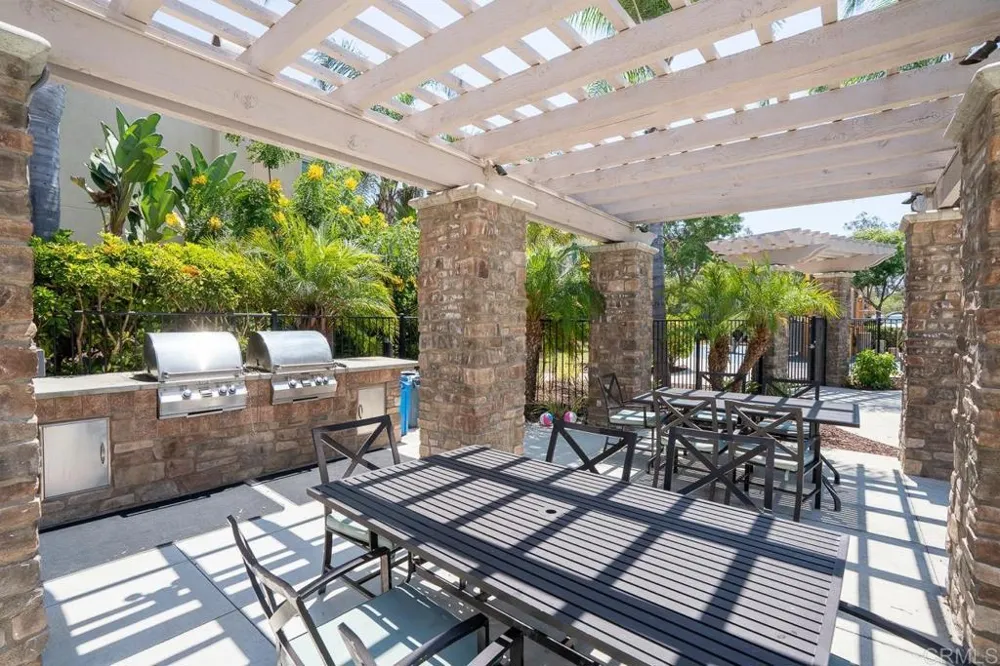 2037 White Alder Lane Vista, CA 92084