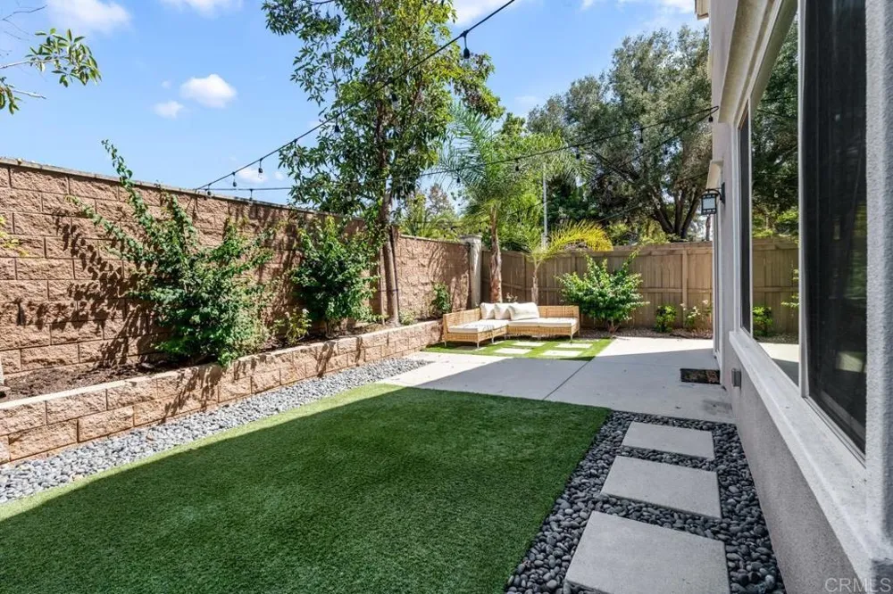 2037 White Alder Lane Vista, CA 92084