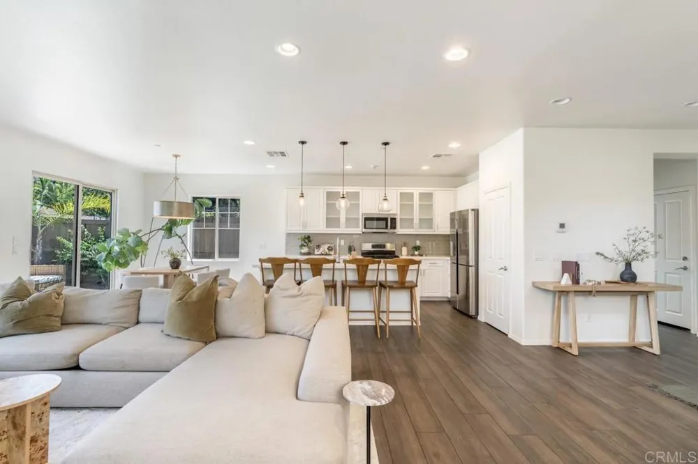 2037 White Alder Lane Vista, CA 92084
