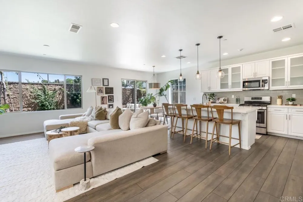 2037 White Alder Lane Vista, CA 92084