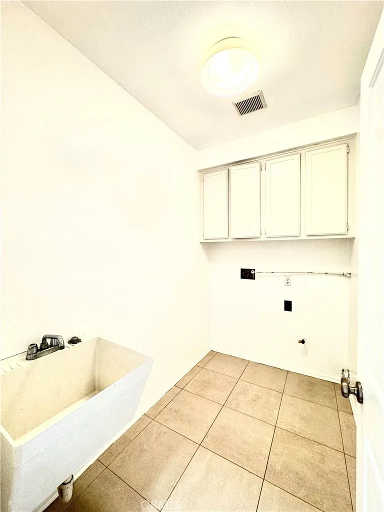 2072 Villa Del Lago Dr #A Chino Hills, CA 91709