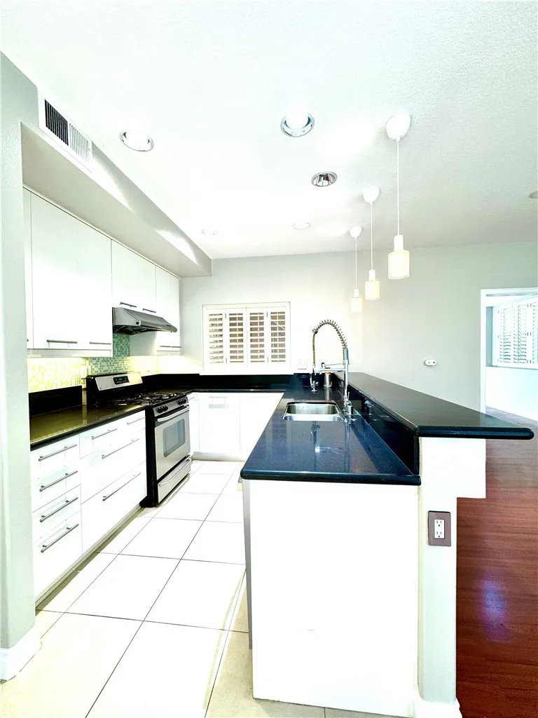 2072 Villa Del Lago Dr #A Chino Hills, CA 91709