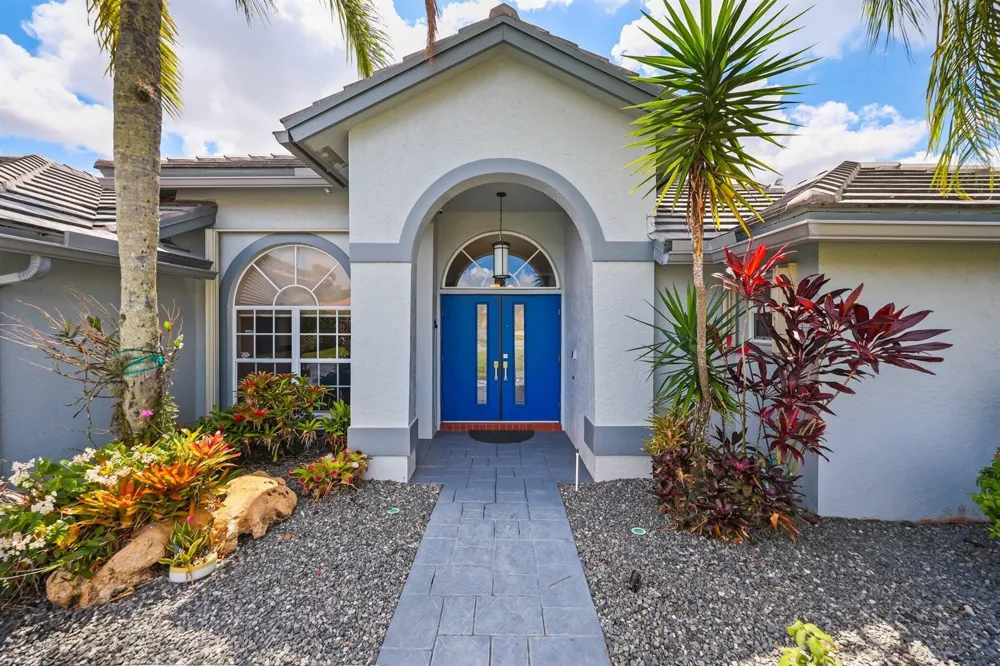 20317 Hacienda Court Boca Raton, FL 33498