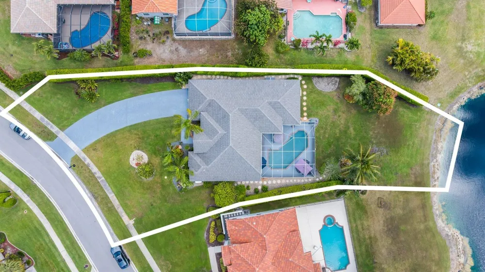 20317 Hacienda Court Boca Raton, FL 33498