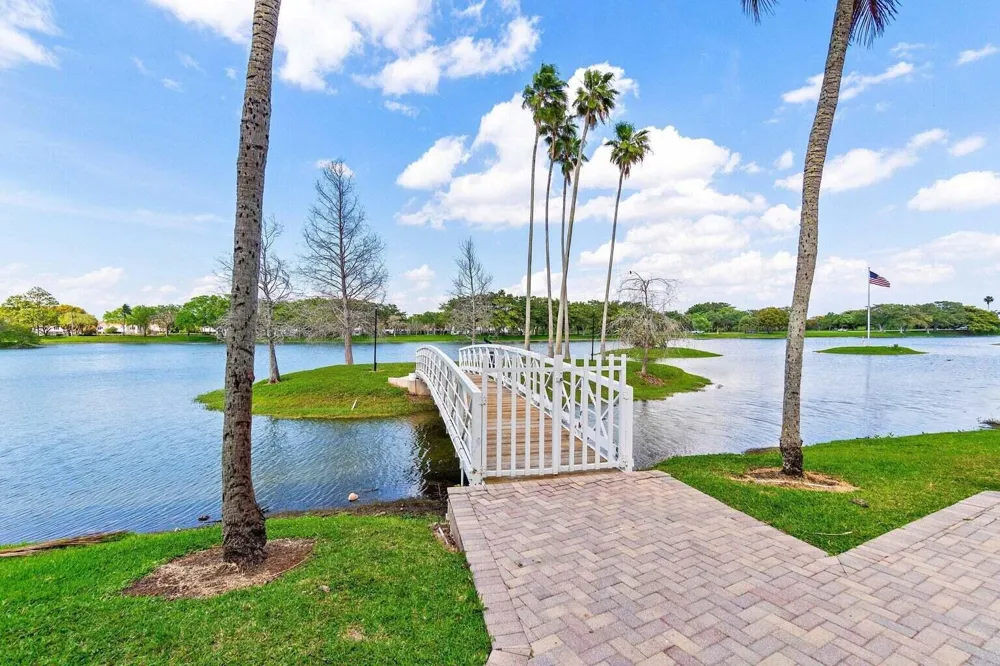 20317 Hacienda Court Boca Raton, FL 33498