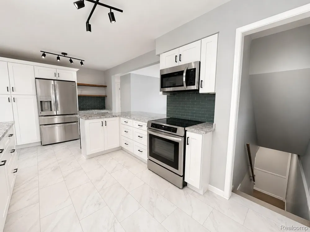 1507 E Windemere Avenue Royal Oak City, MI 48073