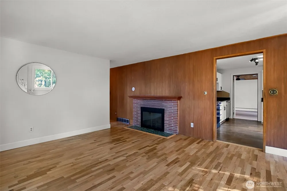18806 4th S Burien, WA 98148