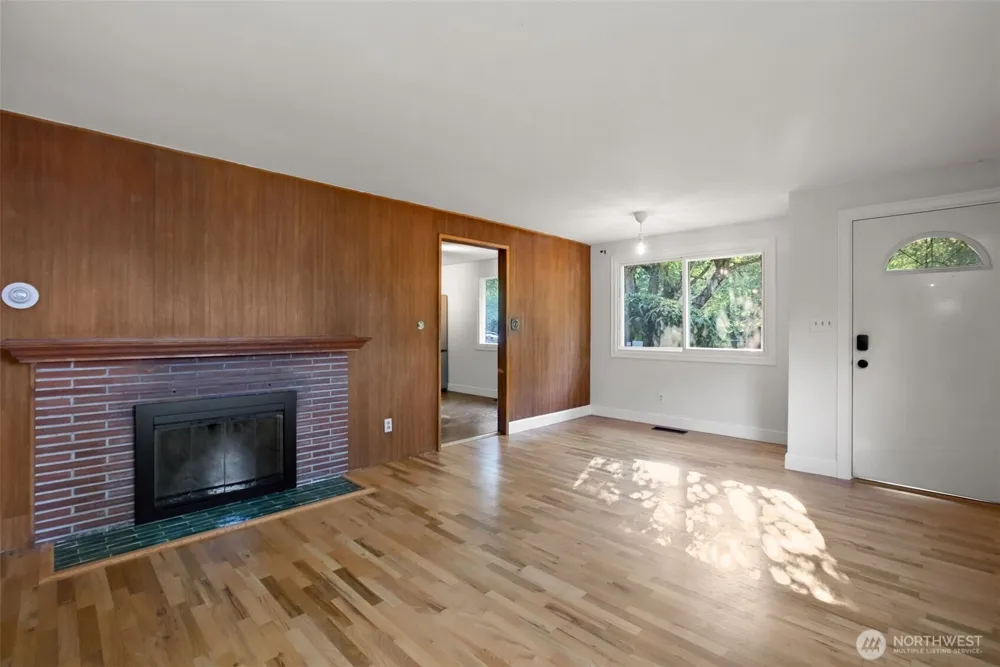 18806 4th S Burien, WA 98148