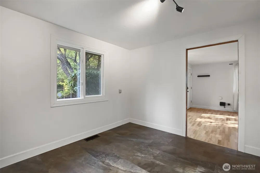18806 4th S Burien, WA 98148