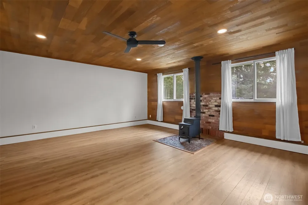 18806 4th S Burien, WA 98148