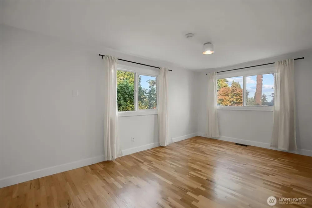 18806 4th S Burien, WA 98148