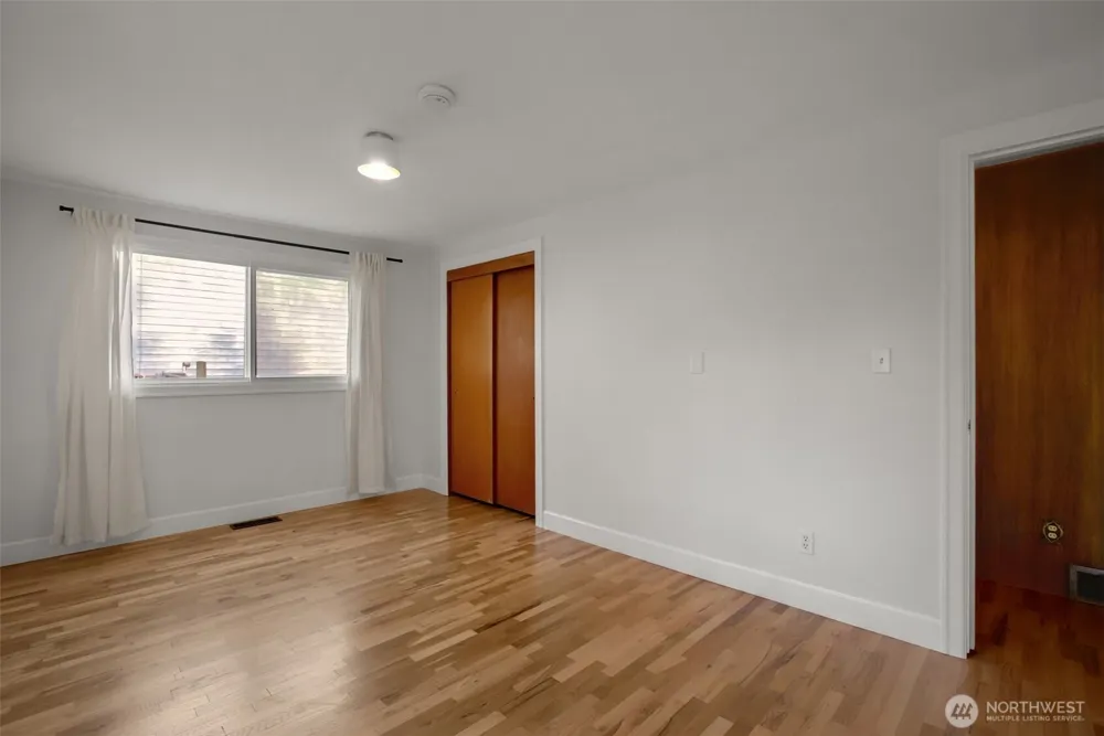 18806 4th S Burien, WA 98148
