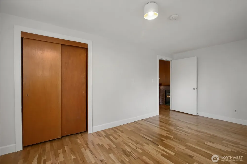 18806 4th S Burien, WA 98148