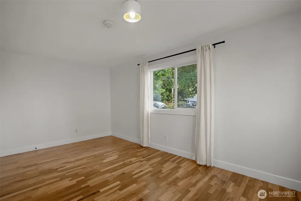 18806 4th S Burien, WA 98148