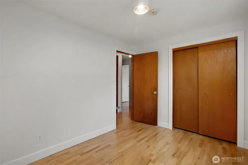 18806 4th S Burien, WA 98148