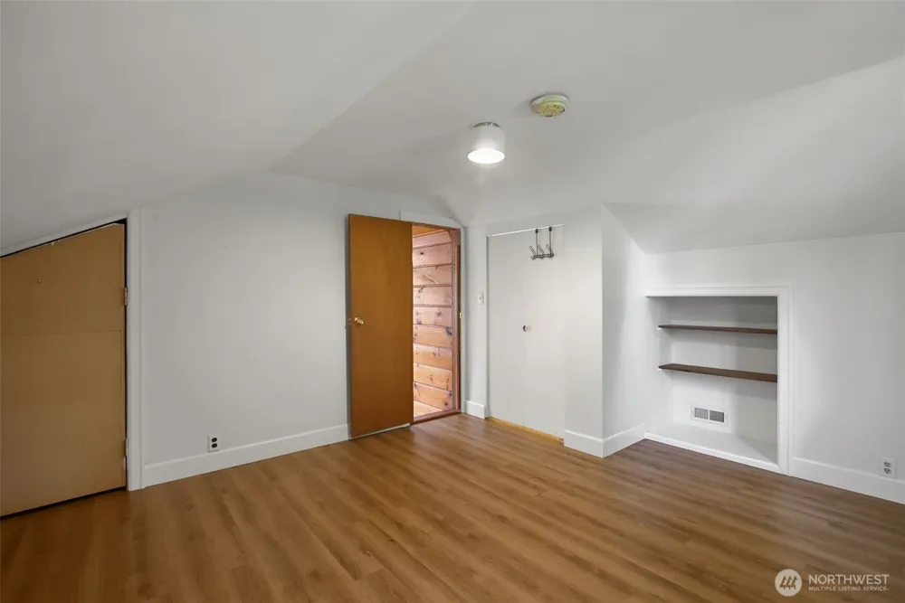 18806 4th S Burien, WA 98148