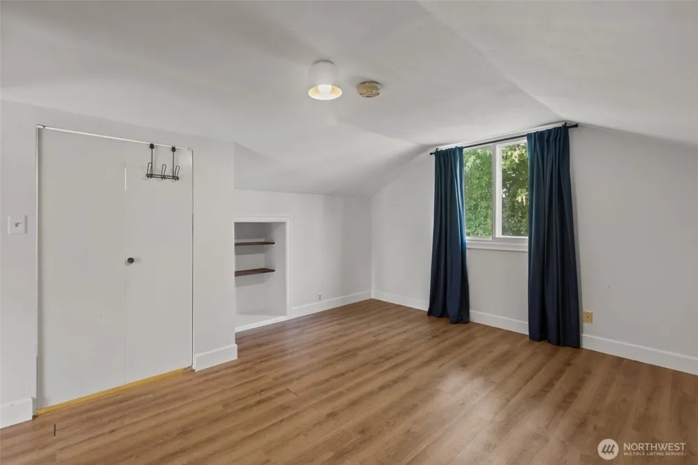 18806 4th S Burien, WA 98148