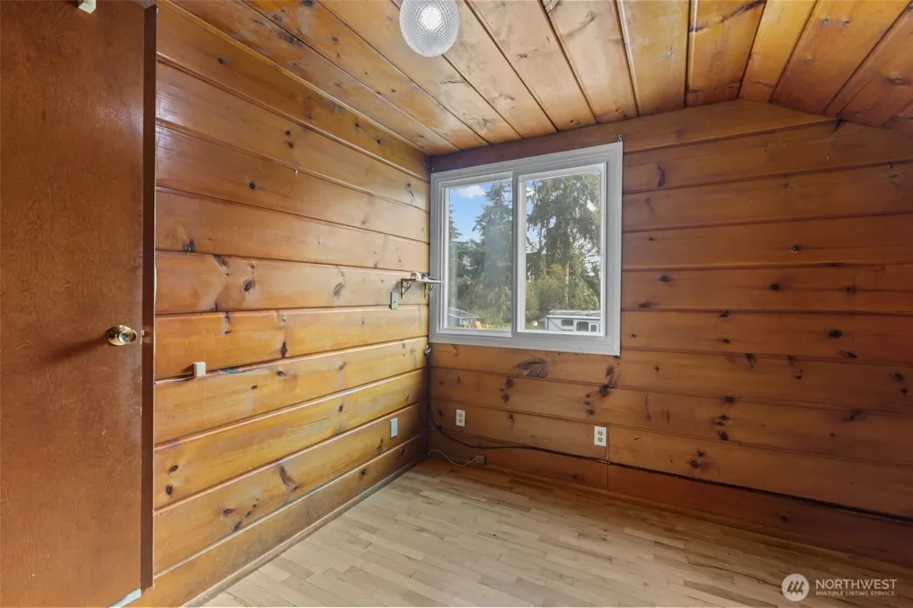 18806 4th S Burien, WA 98148