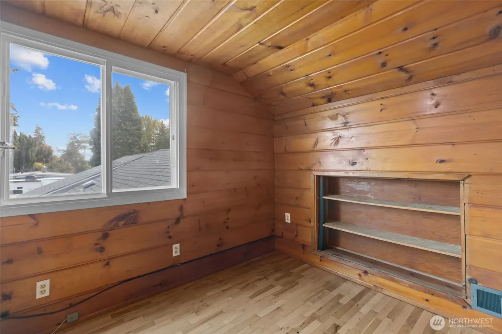 18806 4th S Burien, WA 98148