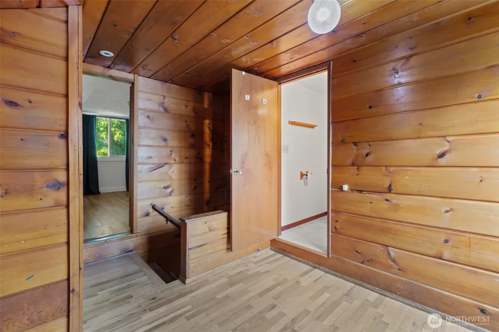 18806 4th S Burien, WA 98148