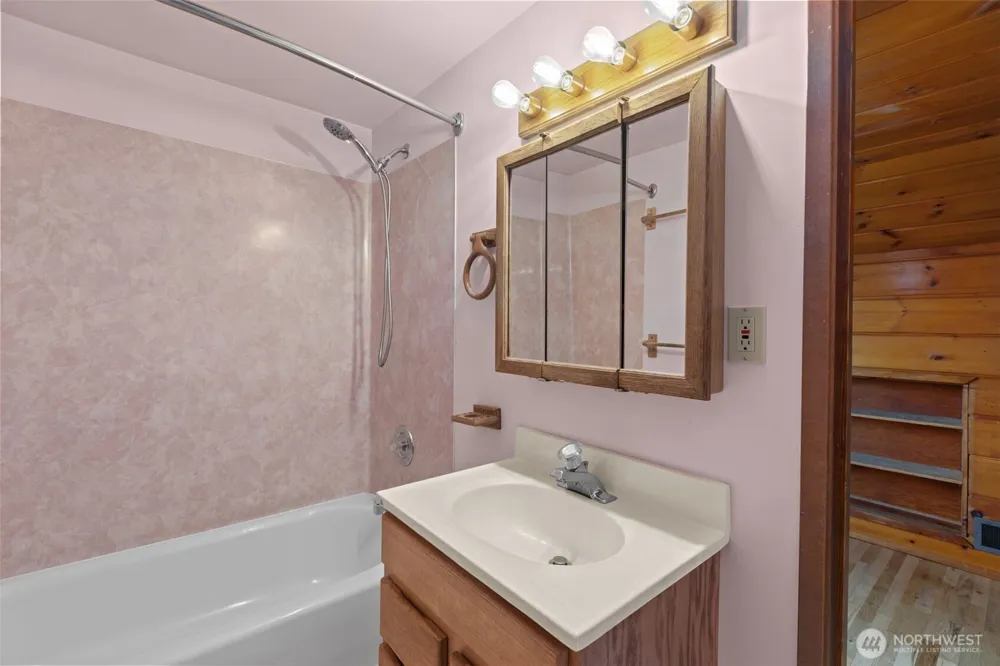 18806 4th S Burien, WA 98148