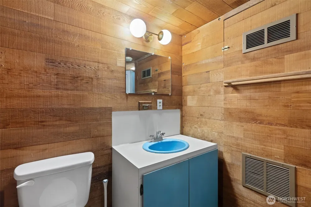 18806 4th S Burien, WA 98148