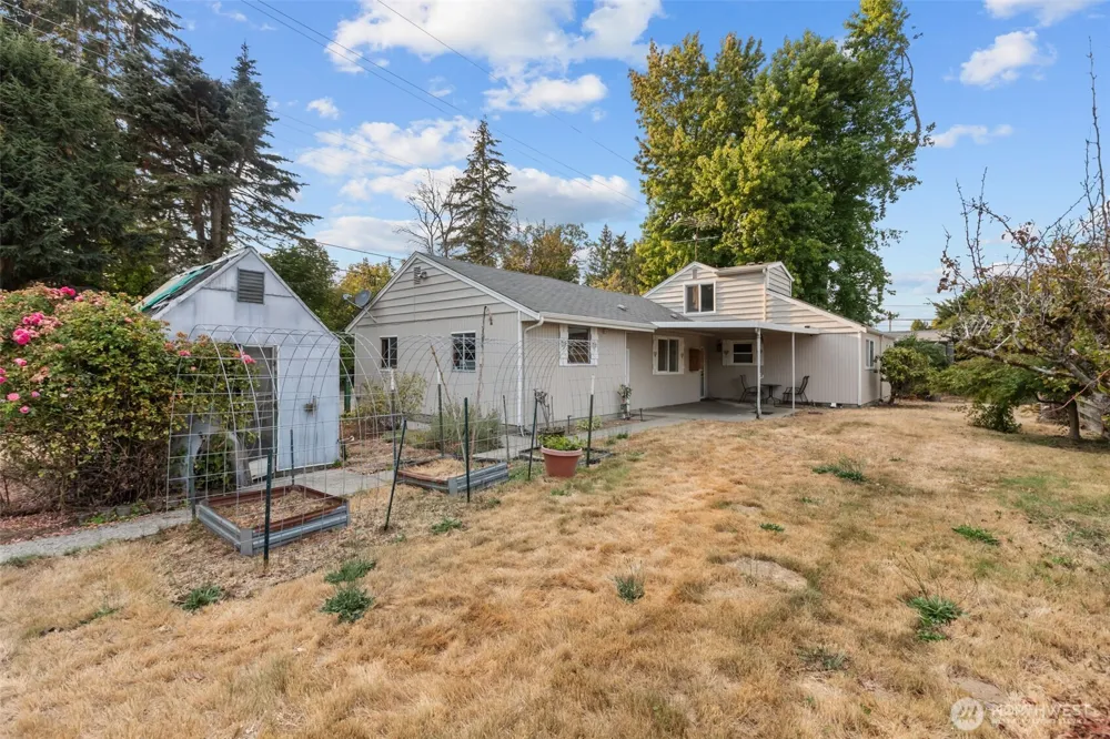 18806 4th S Burien, WA 98148