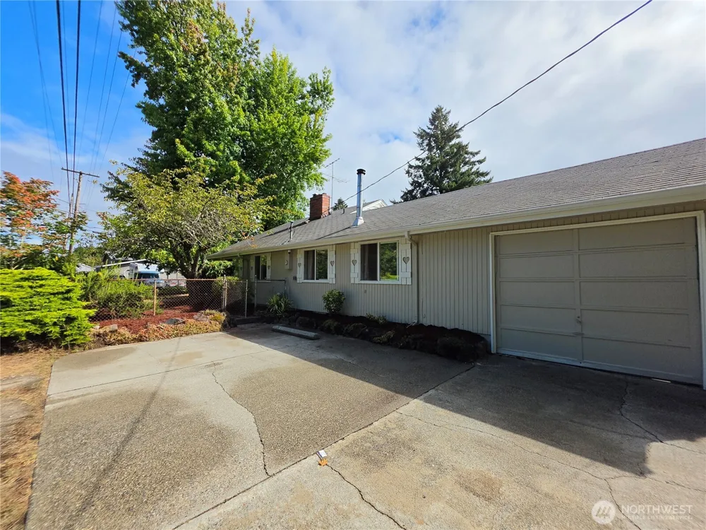 18806 4th S Burien, WA 98148
